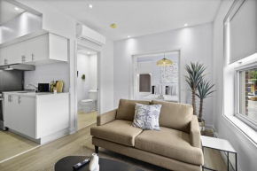 Stylish 1-Bedroom Haven by Jean Talon Market